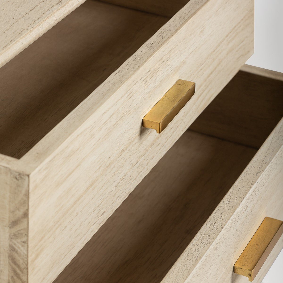 Madera de cedro White velado Bedside Table - Ideal Furniture ES