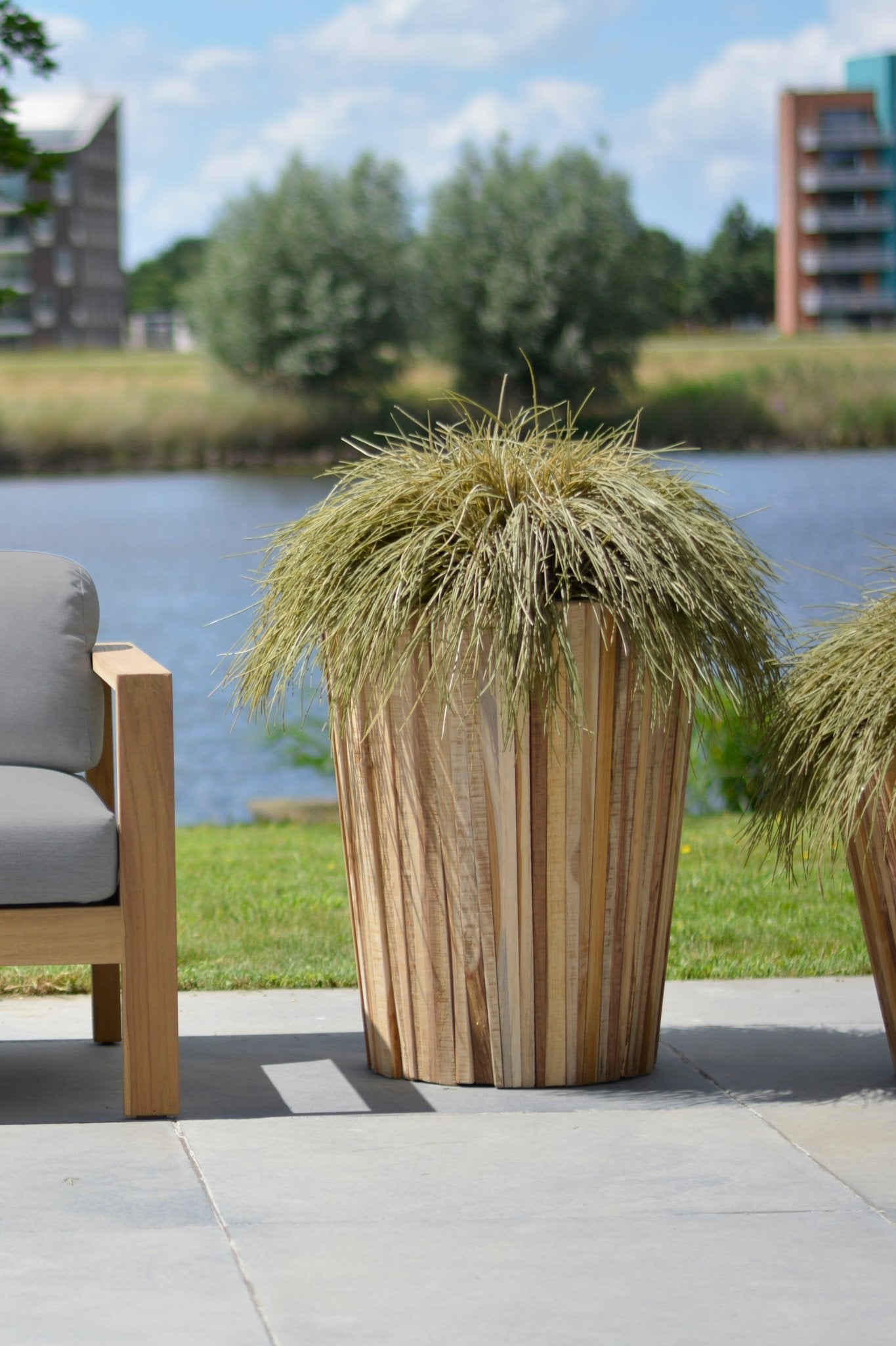 Miguel Planter Medium Round - Ideal Furniture ES