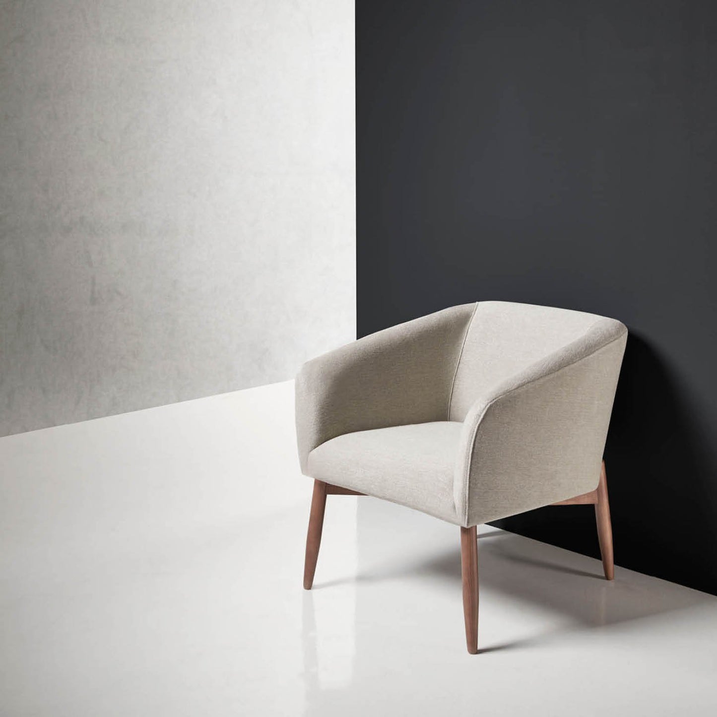 Pao armchair