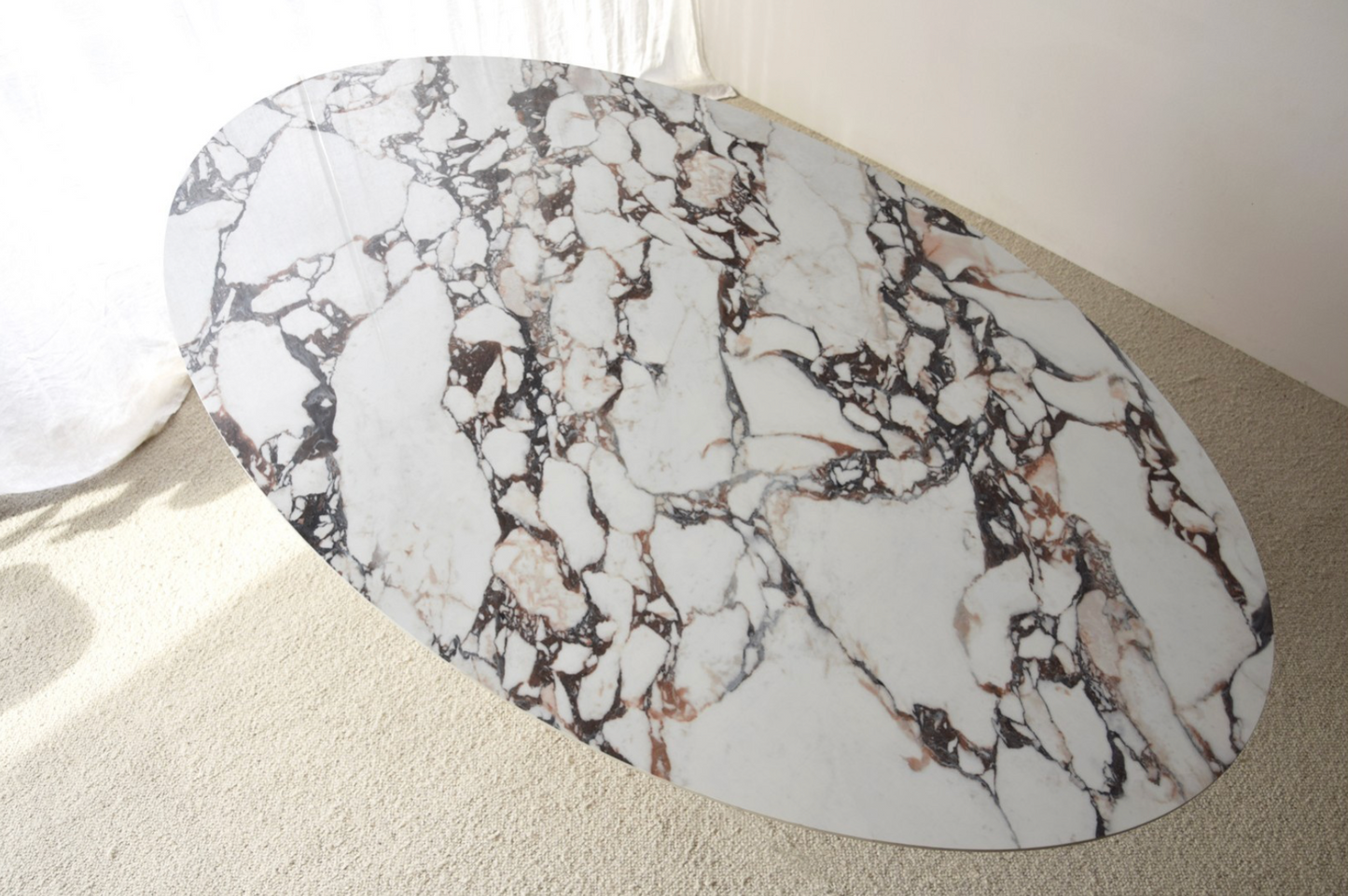 VP Oval Dining table
