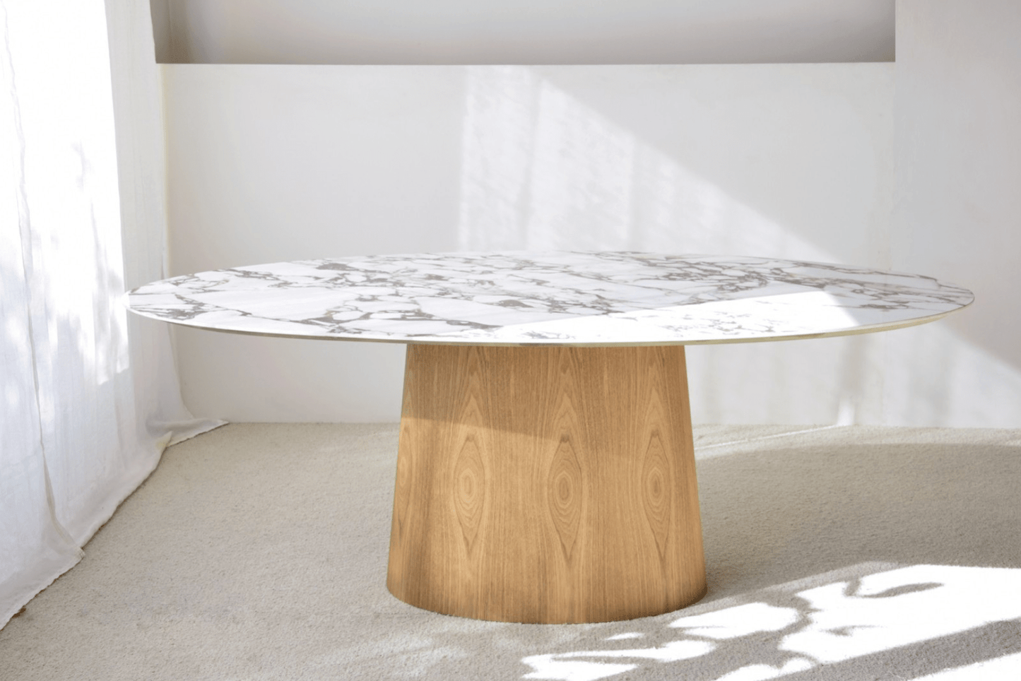 VP Oval Dining table